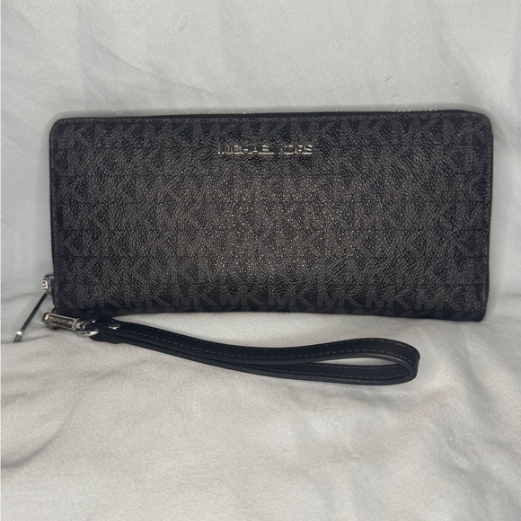 Michael Kors Black Monogram Zip Around Wristlet Wallet - Picture 1 of 5